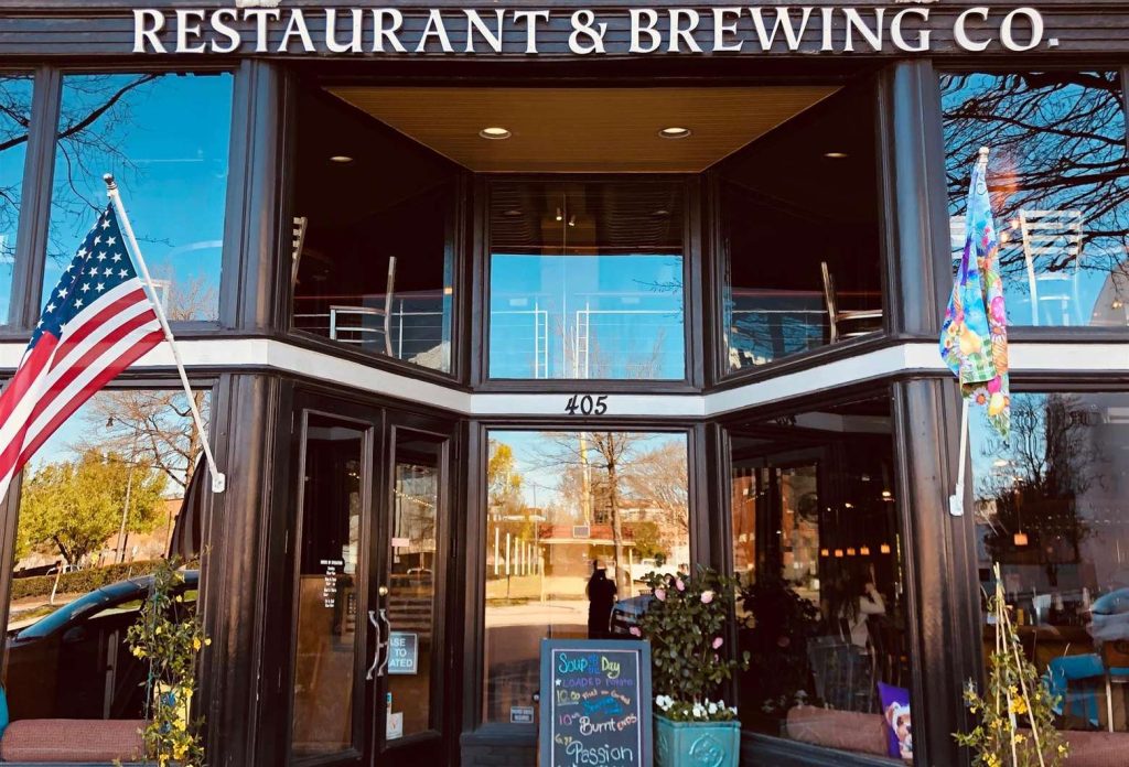 front entrance to Huske Hardware Restaurant & Brewery